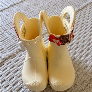 Toddler Croc rain boots size 6